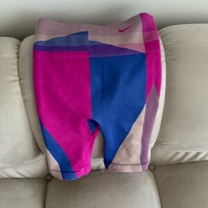 Nike dri fit women's training shorts size s excellent condition just too small